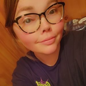 Meet your Posher, Rebeca